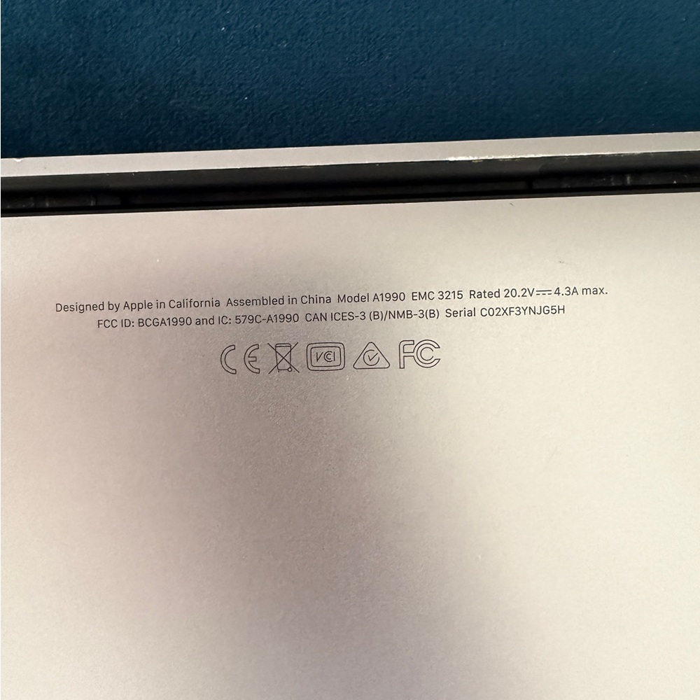 Apple MacBook Pro in Silver 15-inch 2018 with Charger - Picture 5 of 7